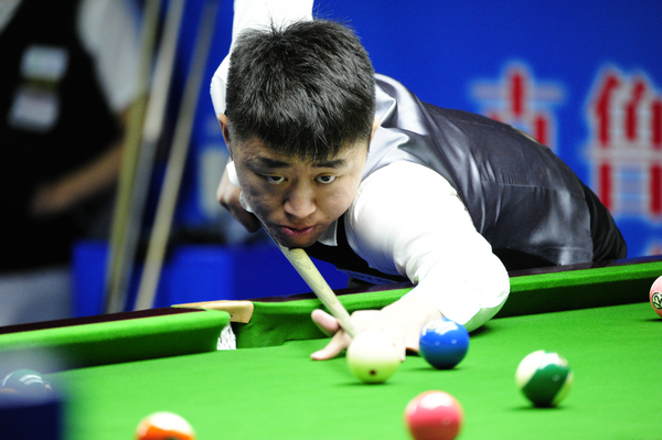 但背后却隐 但背后却隐