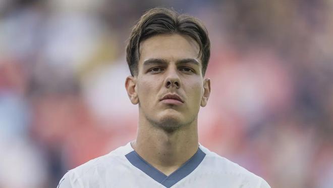 强的防守扭 强的防守扭